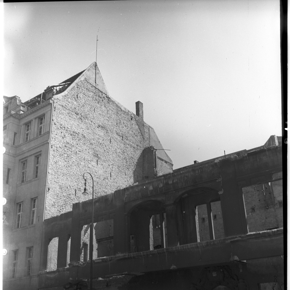 Negativ: Ruine, Martin-Luther-Straße 55, 1951 (Museen Tempelhof-Schöneberg/Herwarth Staudt CC BY-NC-SA)