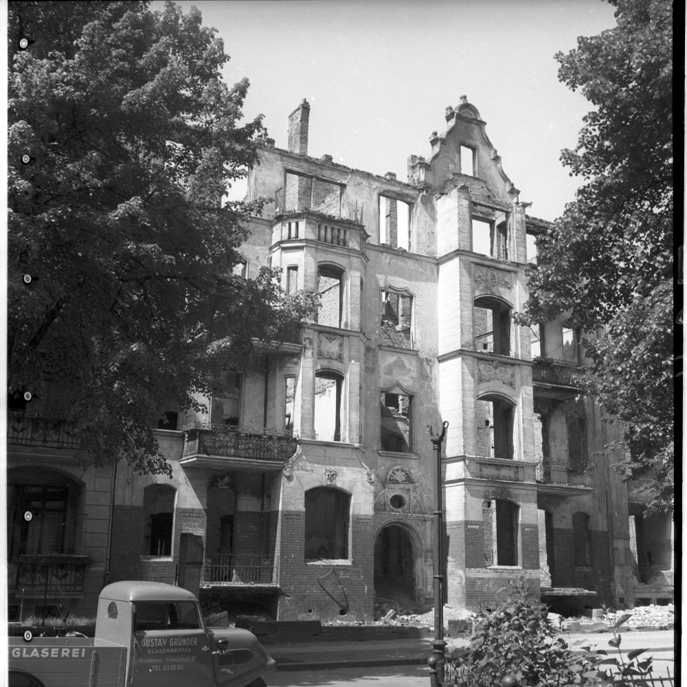 Negativ: Ruine, Menzelstraße 12, 1951 (Museen Tempelhof-Schöneberg/Herwarth Staudt CC BY-NC-SA)