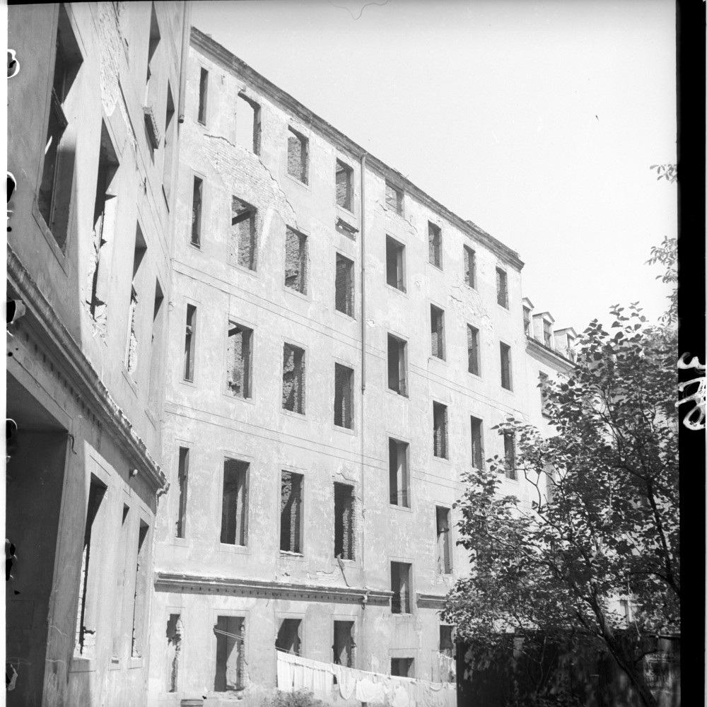 Negativ: Ruine, Menzelstraße 36, 1950 (Museen Tempelhof-Schöneberg/Herwarth Staudt CC BY-NC-SA)