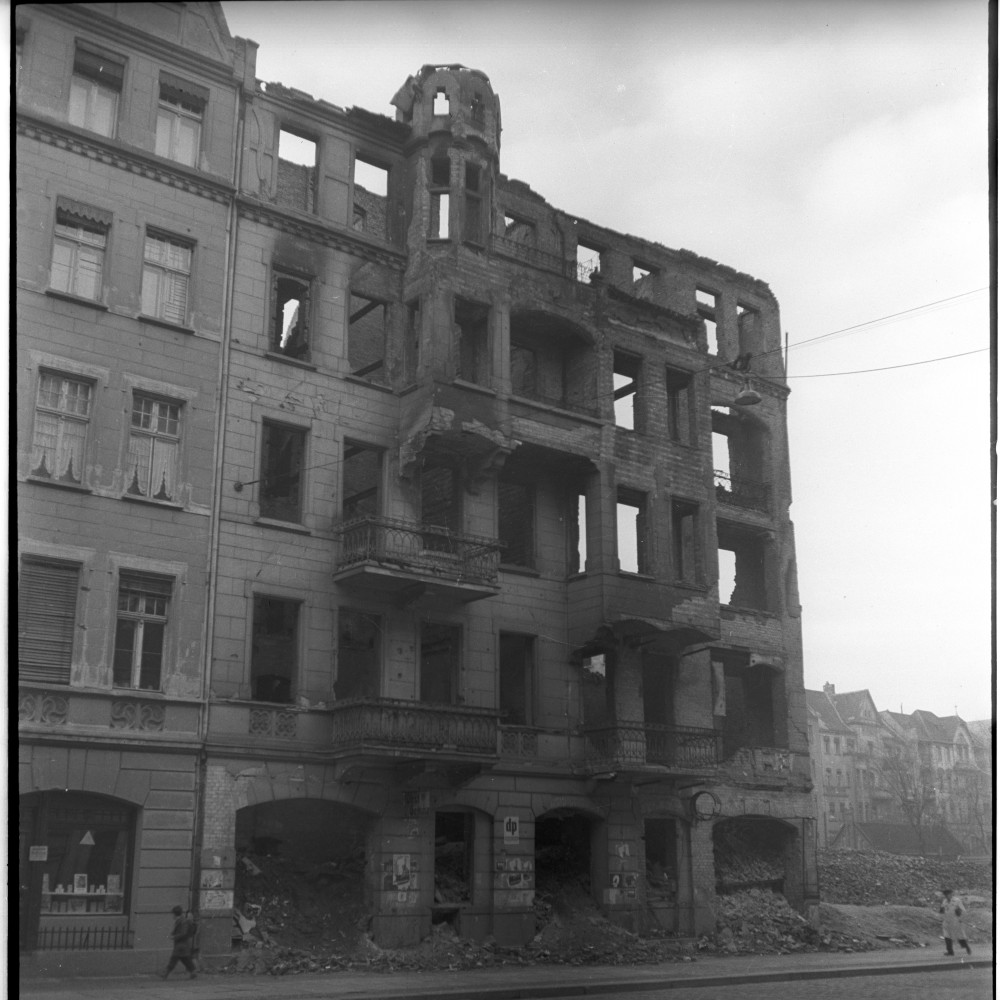 Negativ: Ruine, Merseburger Straße 11, 1951 (Museen Tempelhof-Schöneberg/Herwarth Staudt CC BY-NC-SA)