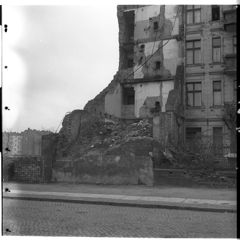 Negativ: Ruine, Monumentenstraße 13, 1951 (Museen Tempelhof-Schöneberg/Herwarth Staudt CC BY-NC-SA)