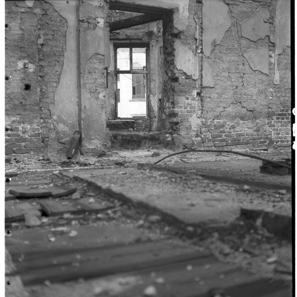 Negativ: Ruine, Motzstraße 8, 1951 (Museen Tempelhof-Schöneberg/Herwarth Staudt CC BY-NC-SA)