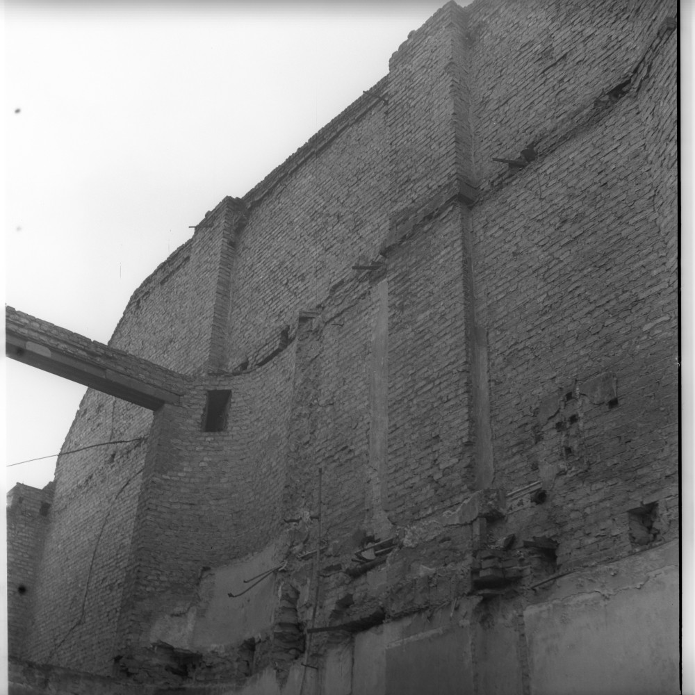 Negativ: Ruine, Motzstraße 8, 1951 (Museen Tempelhof-Schöneberg/Herwarth Staudt CC BY-NC-SA)