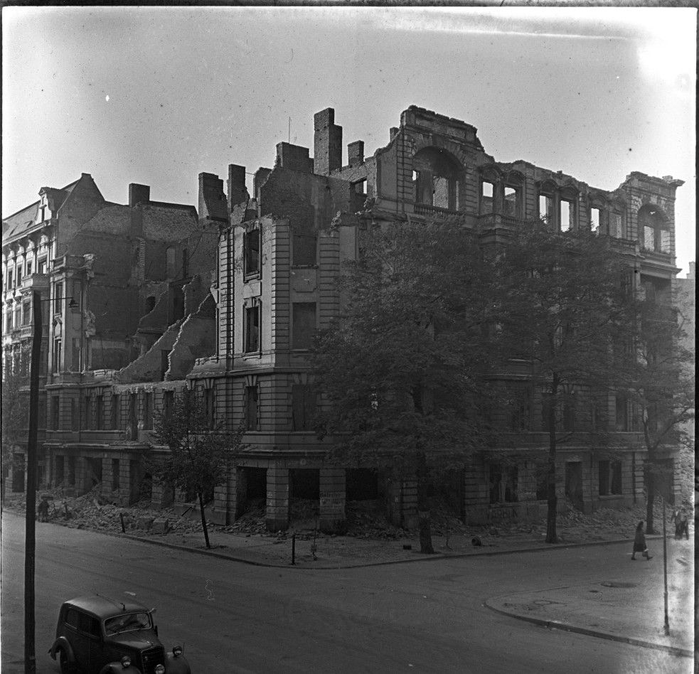Negativ: Ruine, Neue Steinmetzstraße 3, 1949 (Museen Tempelhof-Schöneberg/Herwarth Staudt CC BY-NC-SA)