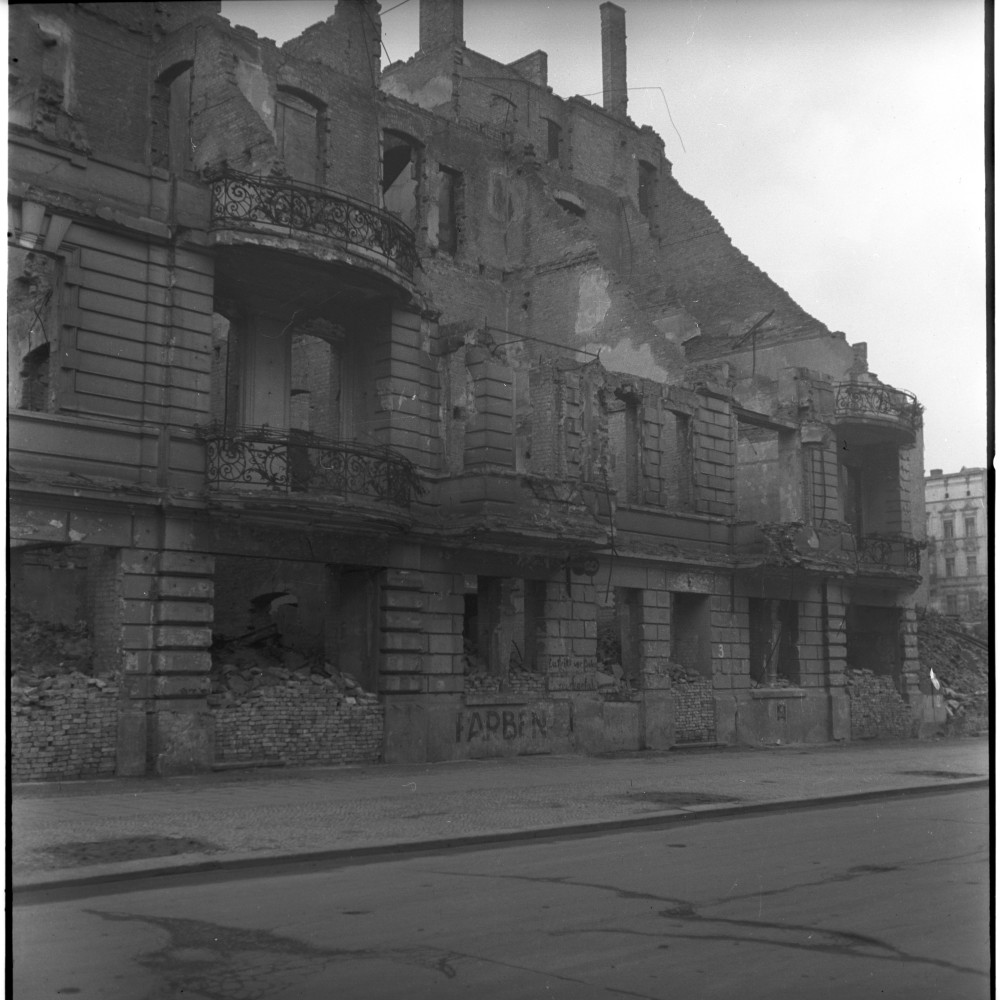 Negativ: Ruine, Neue Steinmetzstraße 3, 1951 (Museen Tempelhof-Schöneberg/Herwarth Staudt CC BY-NC-SA)