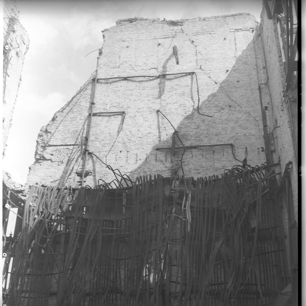 Negativ: Ruine, Nollendorfplatz 5, 1950 (Museen Tempelhof-Schöneberg/Herwarth Staudt CC BY-NC-SA)