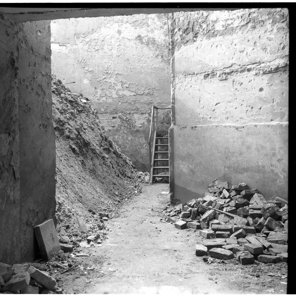 Negativ: Ruine, Nollendorfplatz 8, 1955 (Museen Tempelhof-Schöneberg/Herwarth Staudt CC BY-NC-SA)