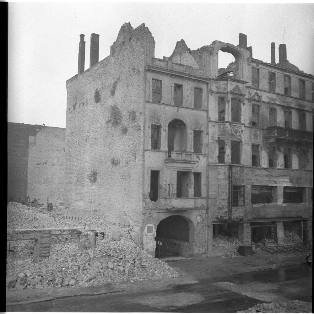 Negativ: Ruine, Nürnberger Straße 63, 1949 (Museen Tempelhof-Schöneberg/Herwarth Staudt CC BY-NC-SA)