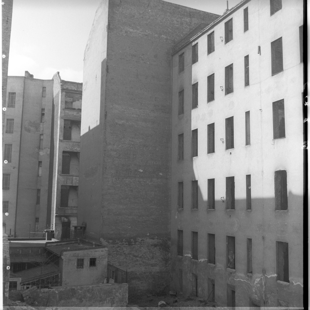 Negativ: Ruine, Passauer Straße 25, 1951 (Museen Tempelhof-Schöneberg/Herwarth Staudt CC BY-NC-SA)