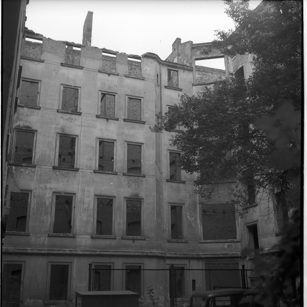 Negativ: Ruine, Passauer Straße 35, 1951 (Museen Tempelhof-Schöneberg/Herwarth Staudt CC BY-NC-SA)
