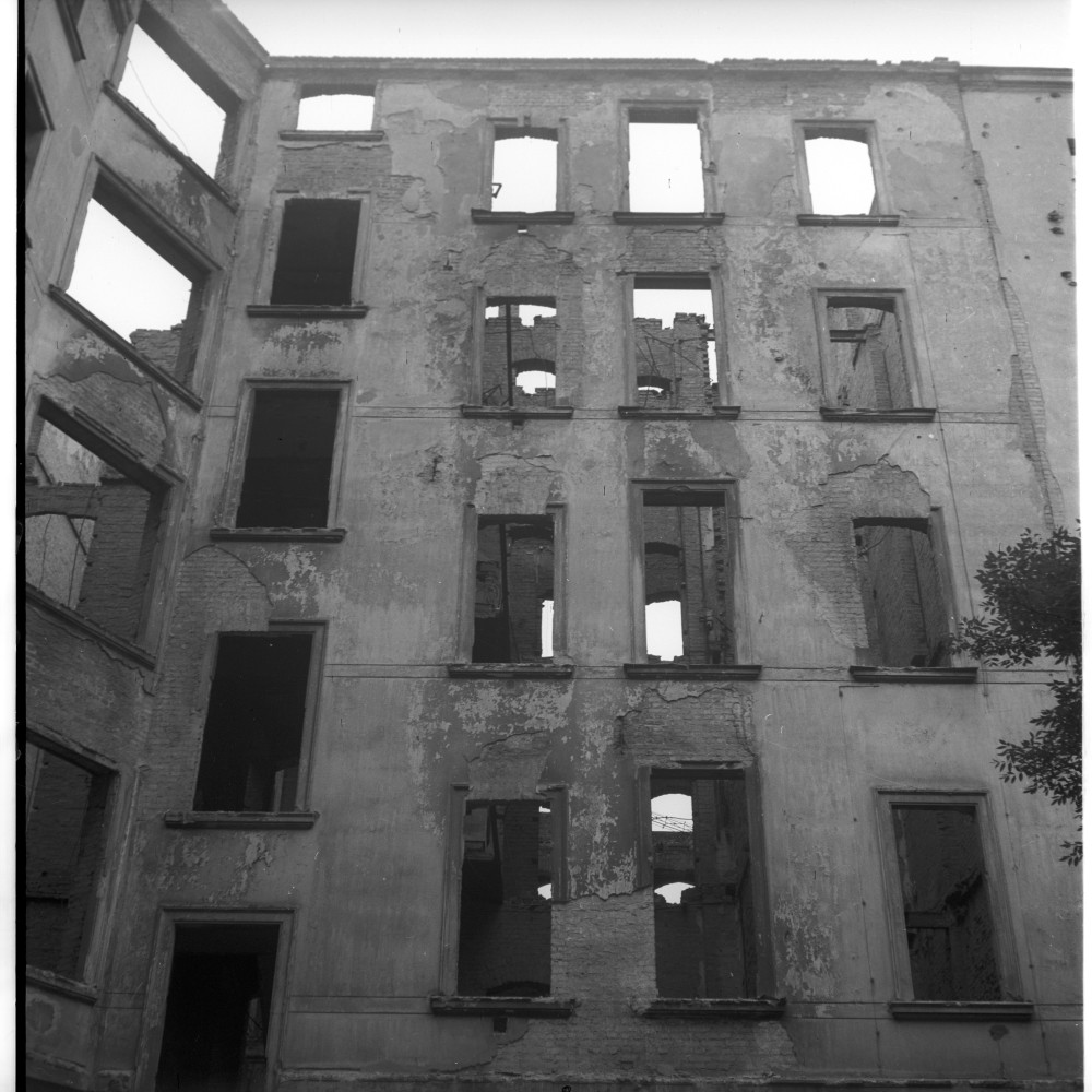 Negativ: Ruine, Passauer Straße 35, 1951 (Museen Tempelhof-Schöneberg/Herwarth Staudt CC BY-NC-SA)