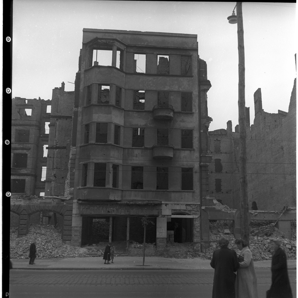 Negativ: Ruine, Potsdamer Straße 191, 1950 (Museen Tempelhof-Schöneberg/Herwarth Staudt CC BY-NC-SA)