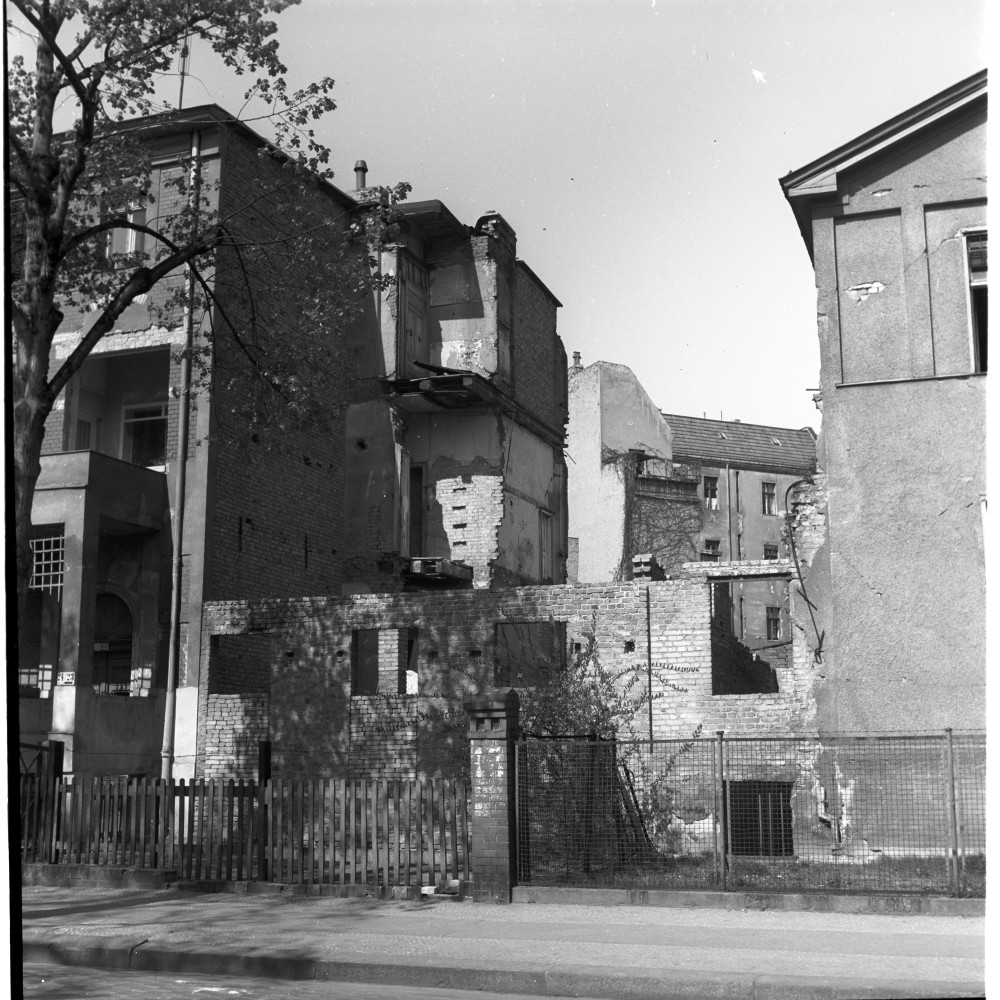 Negativ: Ruine, Ringstraße 23-24, 1953 (Museen Tempelhof-Schöneberg/Herwarth Staudt CC BY-NC-SA)