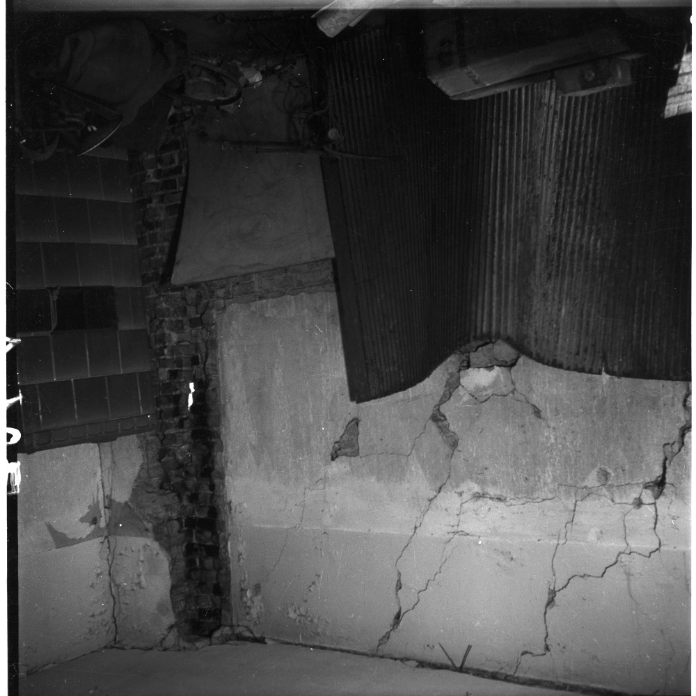 Negativ: Ruine, Schnackenburgstraße 6, 1951 (Museen Tempelhof-Schöneberg/Herwarth Staudt CC BY-NC-SA)