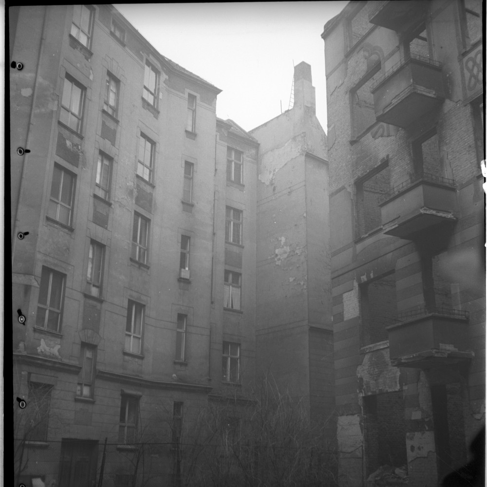 Negativ: Ruine, Schwäbische Straße 4, 1951 (Museen Tempelhof-Schöneberg/Herwarth Staudt CC BY-NC-SA)