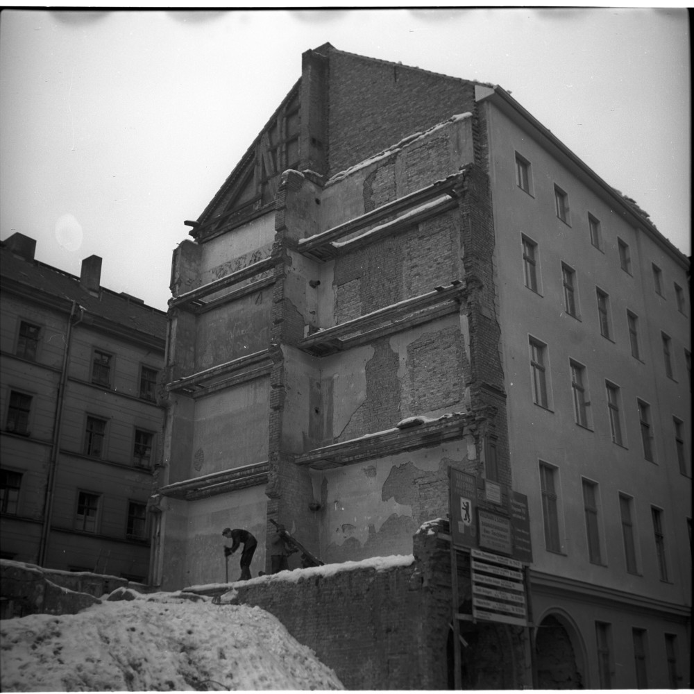 Negativ: Ruine, Schwerinstraße 17, 1953 (Museen Tempelhof-Schöneberg/Herwarth Staudt CC BY-NC-SA)