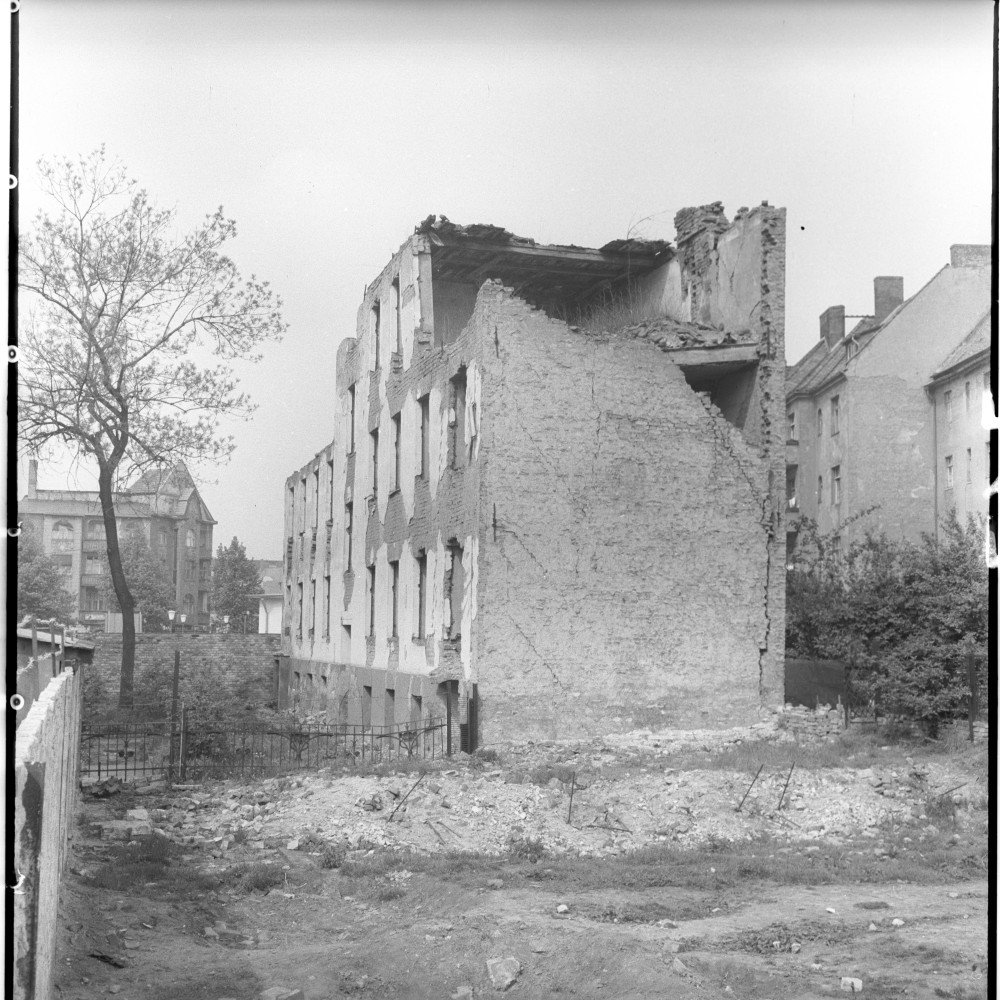 Negativ: Ruine, Sponholzstraße 56, 1951 (Museen Tempelhof-Schöneberg/Herwarth Staudt CC BY-NC-SA)