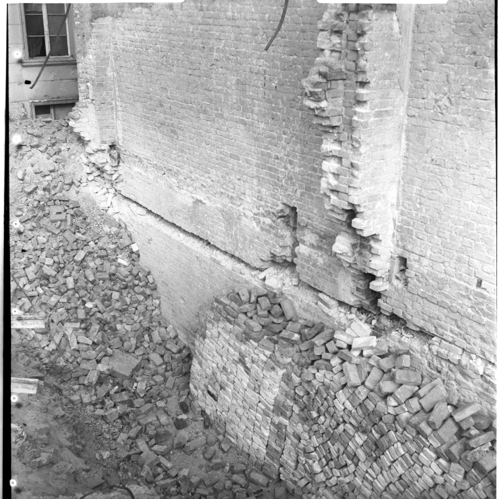 Negativ: Ruine, Steinmetzstraße 10, 1951 (Museen Tempelhof-Schöneberg/Herwarth Staudt CC BY-NC-SA)