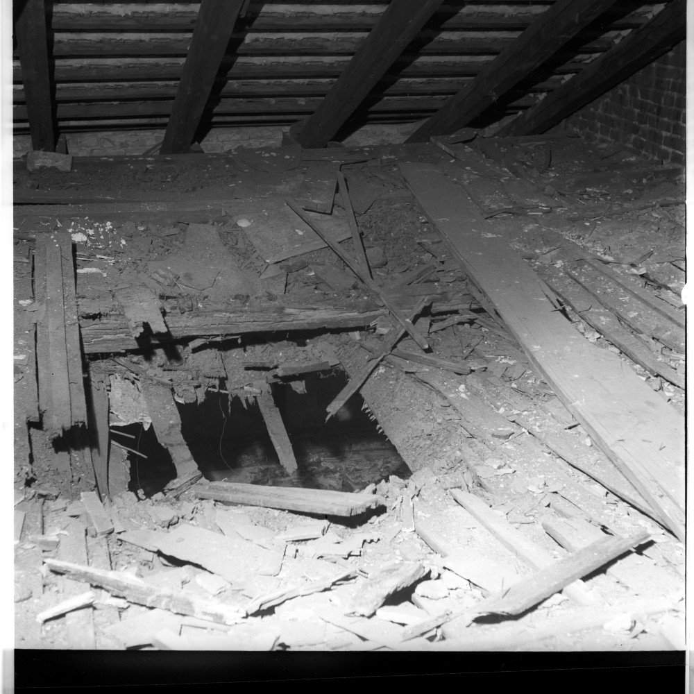 Negativ: Ruine, Steinmetzstraße 60, 1951 (Museen Tempelhof-Schöneberg/Herwarth Staudt CC BY-NC-SA)