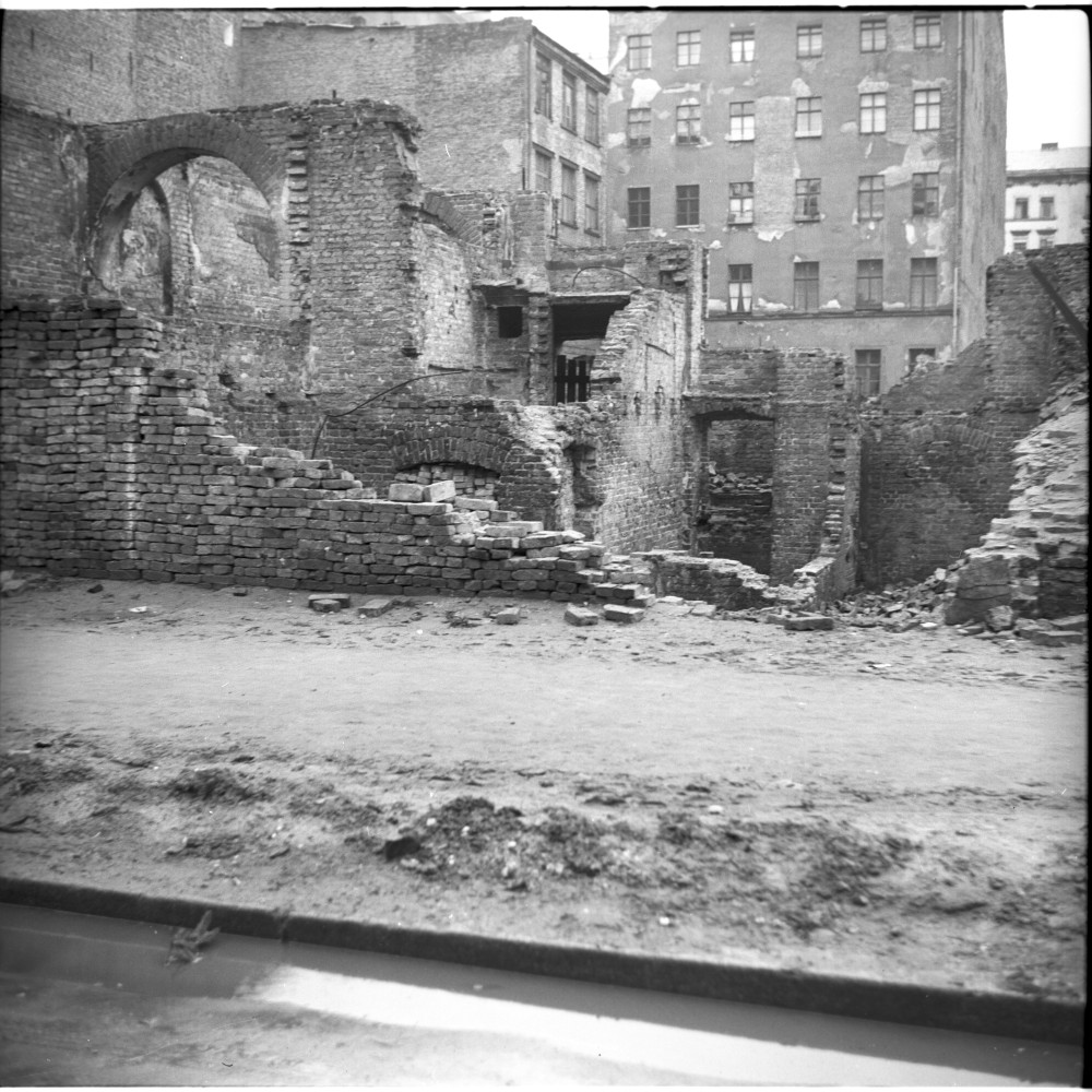 Negativ: Ruine, Steinmetzstraße 74, 1953 (Museen Tempelhof-Schöneberg/Herwarth Staudt CC BY-NC-SA)