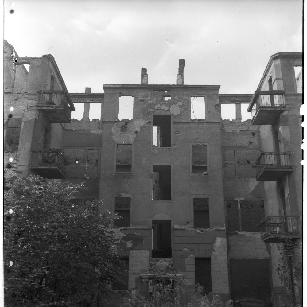 Negativ: Ruine, Stierstraße 17, 1951 (Museen Tempelhof-Schöneberg/Herwarth Staudt CC BY-NC-SA)