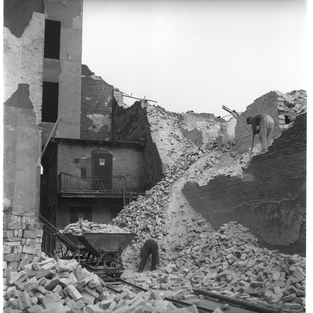 Negativ: Ruine, Tauentzienstraße 19, 1950 (Museen Tempelhof-Schöneberg/Herwarth Staudt CC BY-NC-SA)