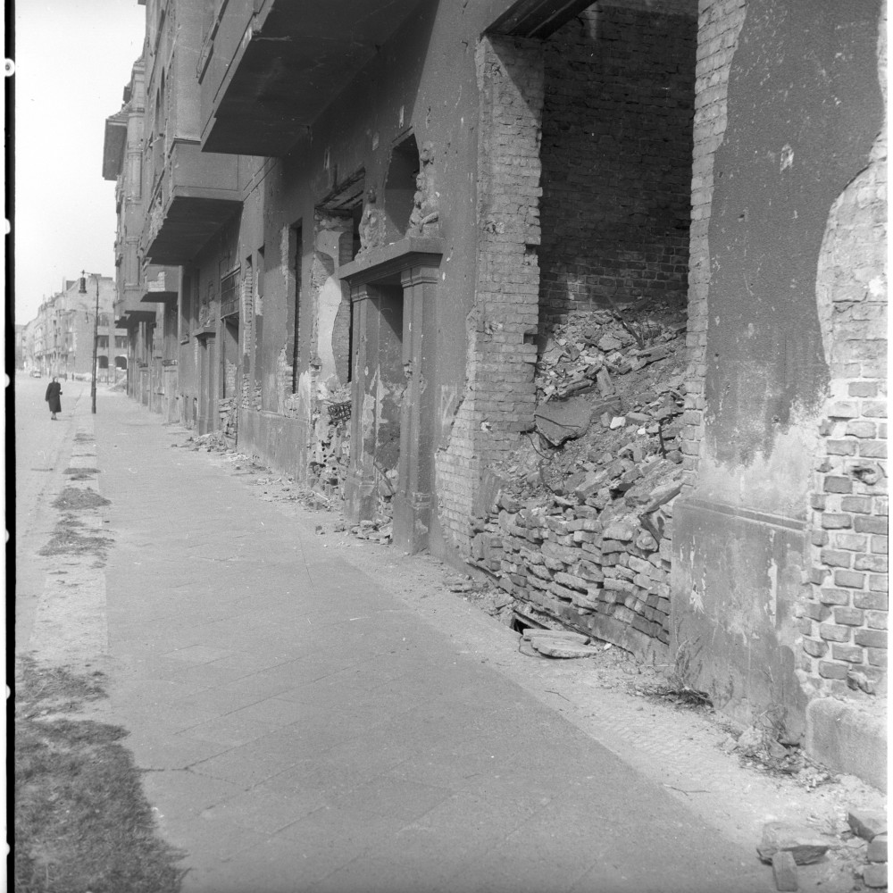 Negativ: Ruine, Thorwaldsenstraße 1, 1952 (Museen Tempelhof-Schöneberg/Herwarth Staudt CC BY-NC-SA)
