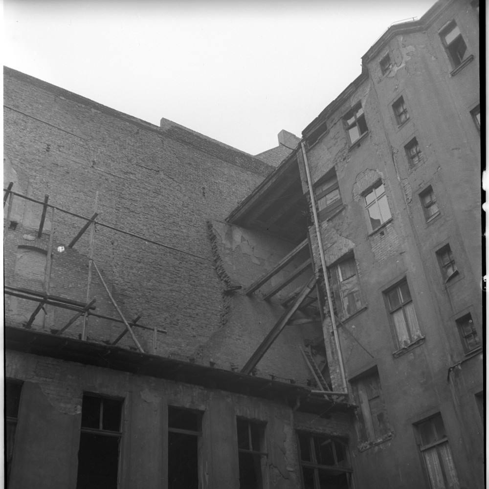 Negativ: Ruine, Vorbergstraße 2, 1951 (Museen Tempelhof-Schöneberg/Herwarth Staudt CC BY-NC-SA)