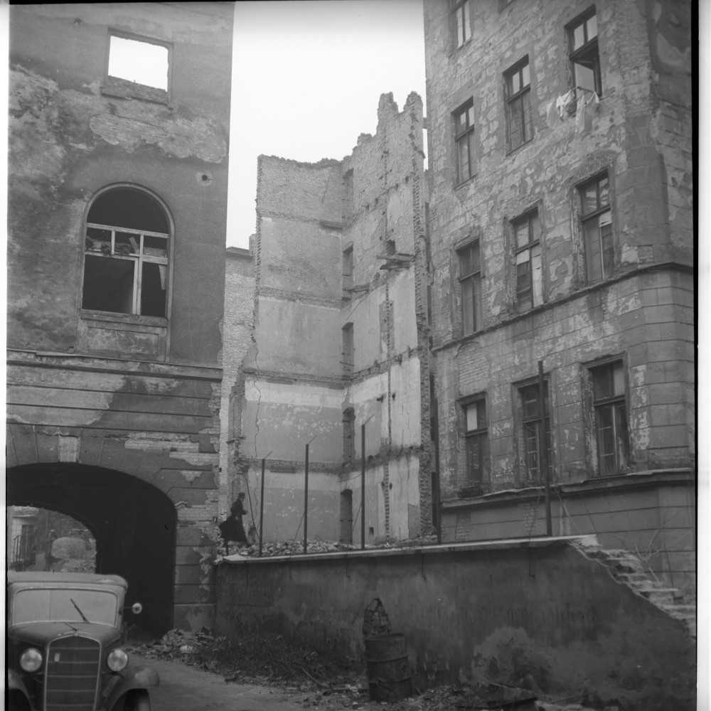 Negativ: Ruine, Winterfeldtstraße 33, 1950 (Museen Tempelhof-Schöneberg/Herwarth Staudt CC BY-NC-SA)