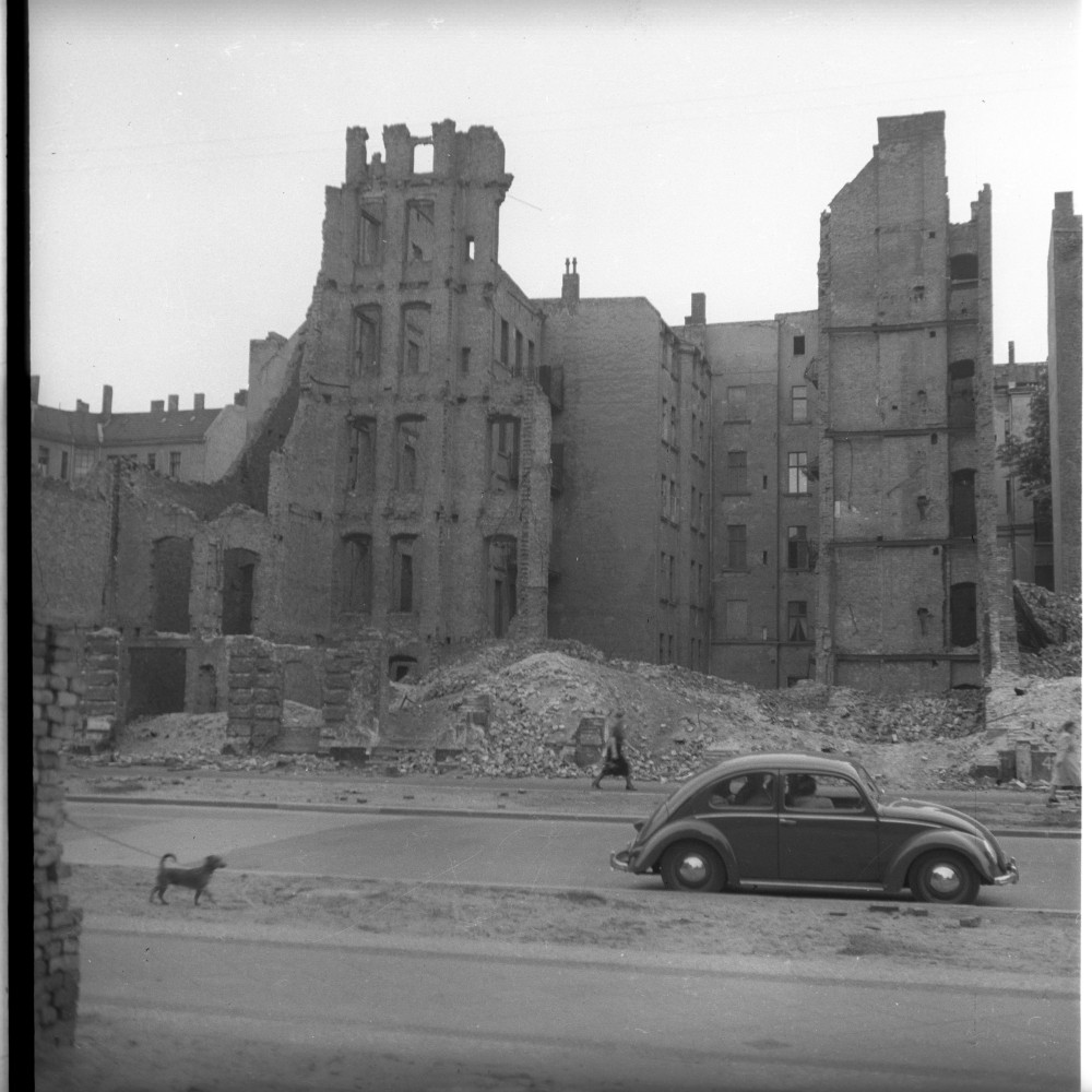 Negativ: Ruine, Winterfeldtstraße 43, 1952 (Museen Tempelhof-Schöneberg/Herwarth Staudt CC BY-NC-SA)