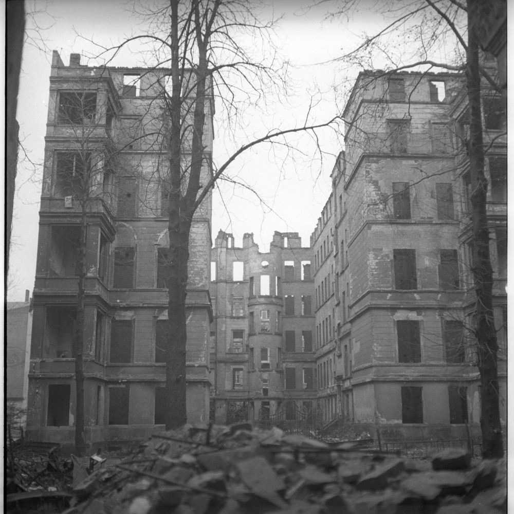 Negativ: Ruine, Winterfeldtstraße 5-6, 1950 (Museen Tempelhof-Schöneberg/Herwarth Staudt CC BY-NC-SA)