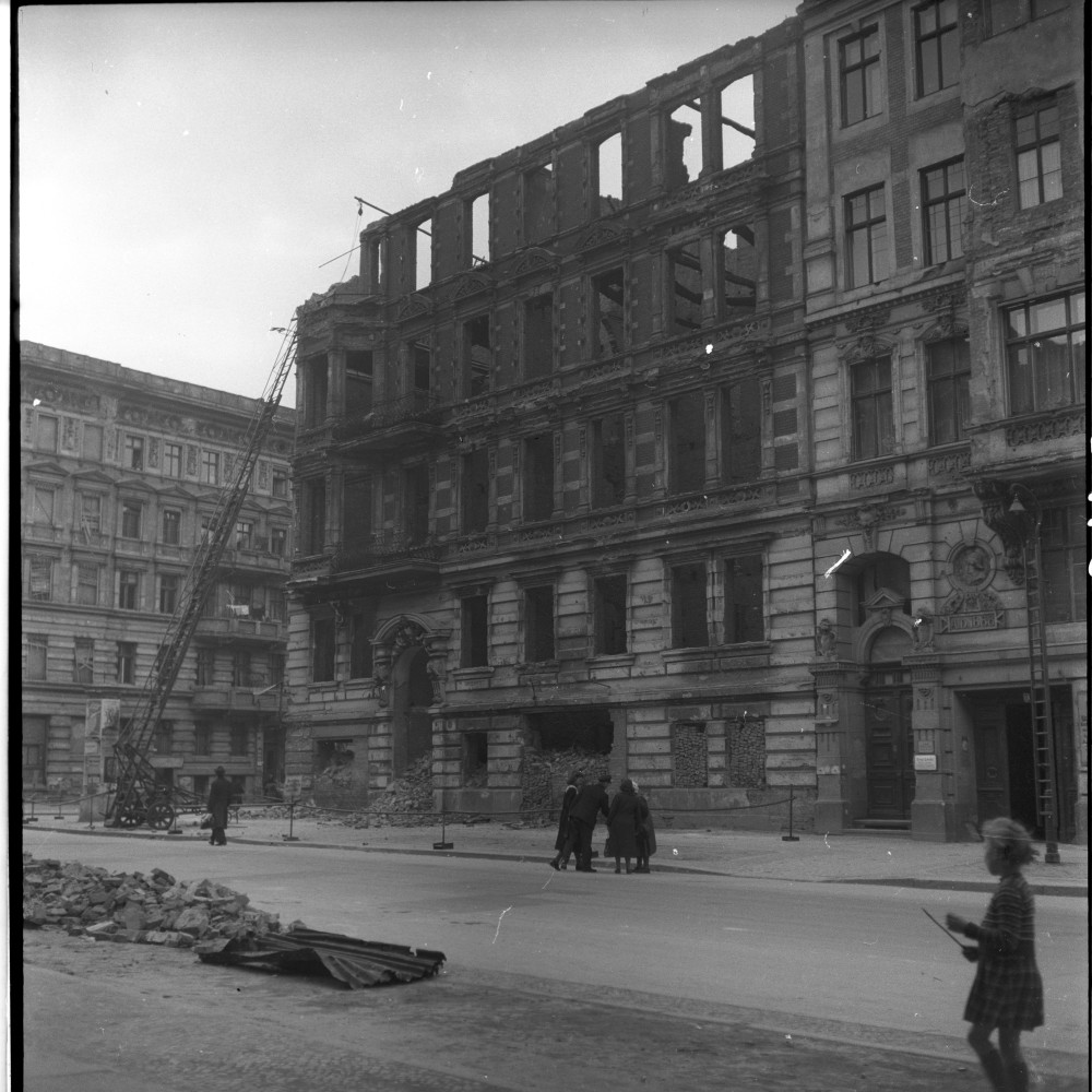 Negativ: Ruine, Winterfeldtstraße 8, 1950 (Museen Tempelhof-Schöneberg/Herwarth Staudt CC BY-NC-SA)