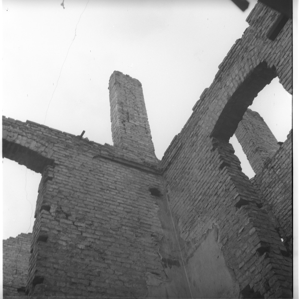 Negativ: Ruine, Winterfeldtstraße 8, 1951 (Museen Tempelhof-Schöneberg/Herwarth Staudt CC BY-NC-SA)