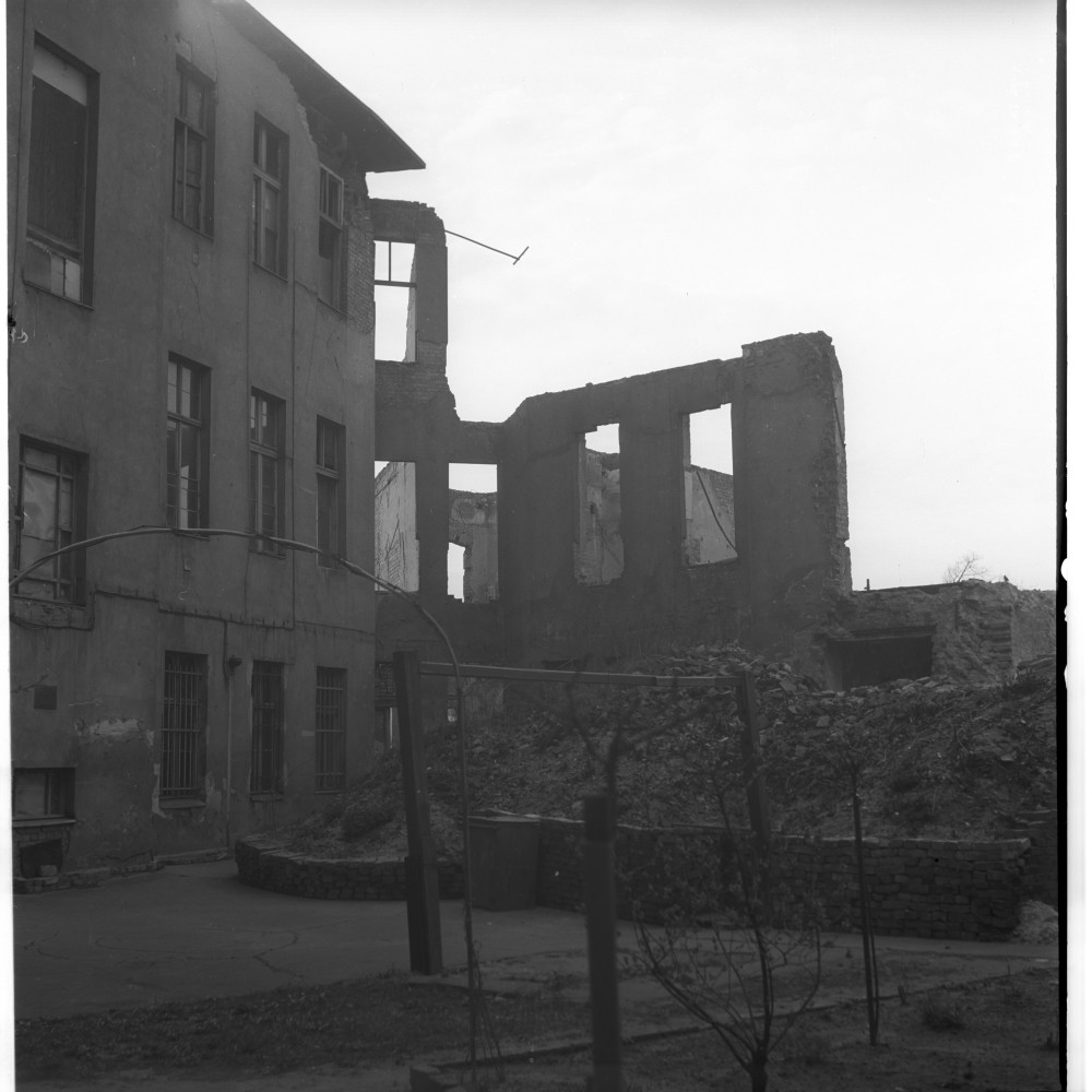 Negativ: Ruine, Wittenbergplatz 4, 1953 (Museen Tempelhof-Schöneberg/Herwarth Staudt CC BY-NC-SA)