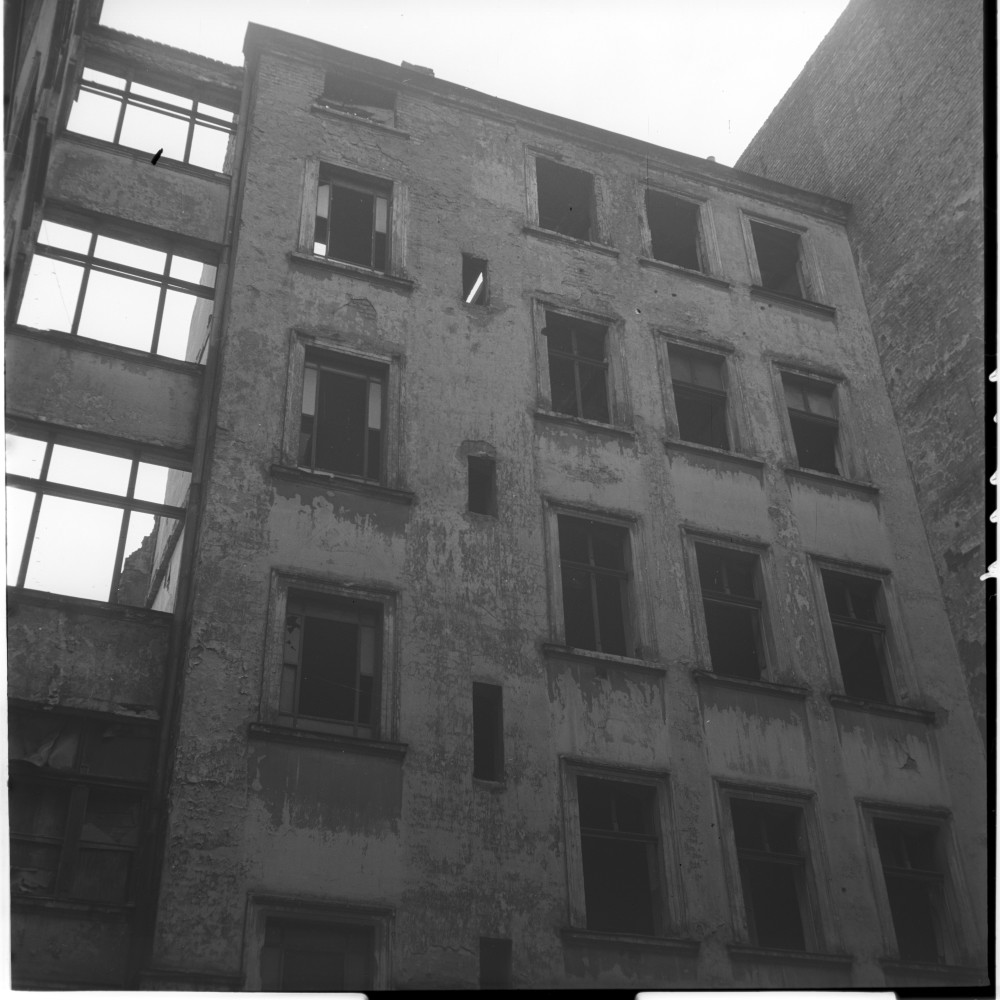 Negativ: Ruine, Yorckstraße 53, 1952 (Museen Tempelhof-Schöneberg/Herwarth Staudt CC BY-NC-SA)