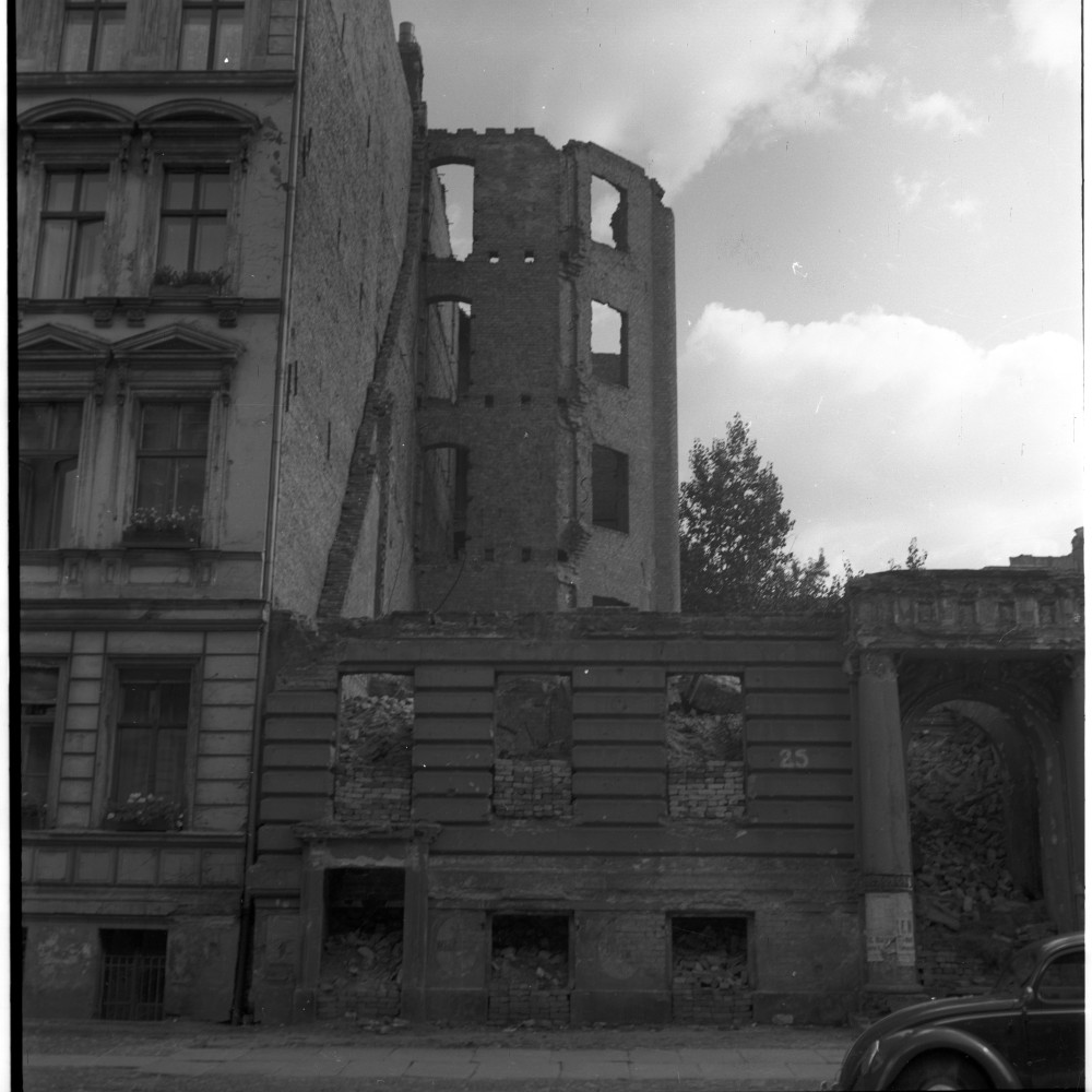 Negativ: Ruine, Zietenstraße 25, 1952 (Museen Tempelhof-Schöneberg/Herwarth Staudt CC BY-NC-SA)