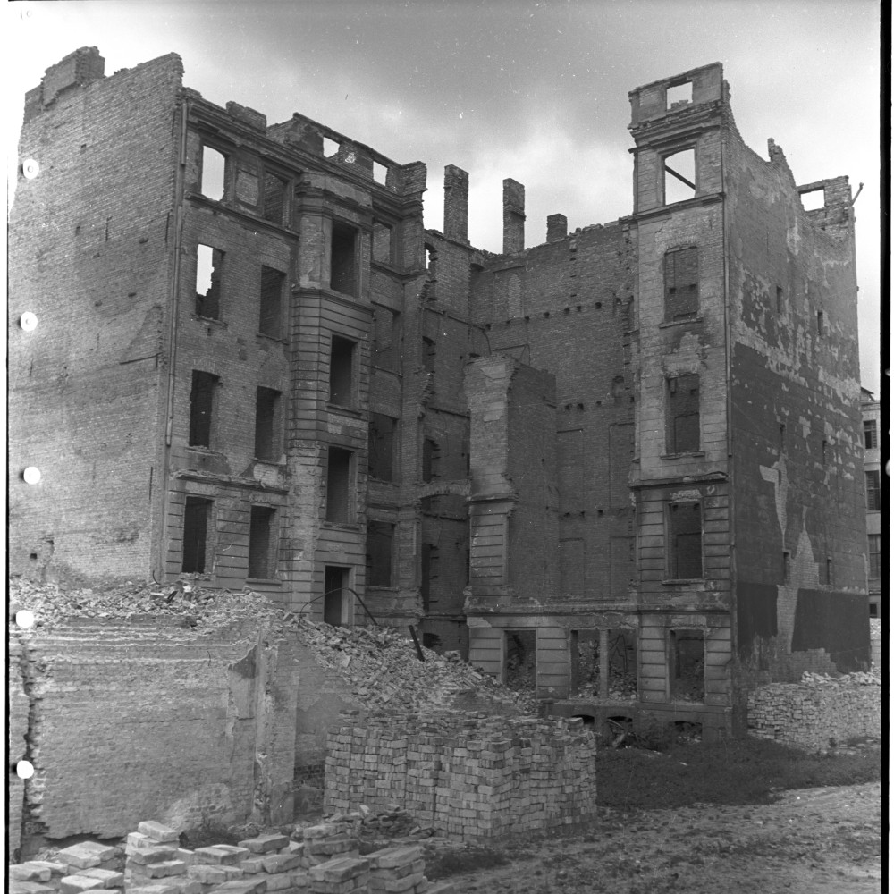 Negativ: Ruine, Zietenstraße 7, 1950 (Museen Tempelhof-Schöneberg/Herwarth Staudt CC BY-NC-SA)