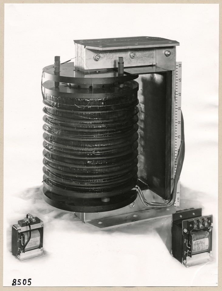 5 KV - Trafo, Bild 2; Foto, 1952 (www.industriesalon.de CC BY-SA)