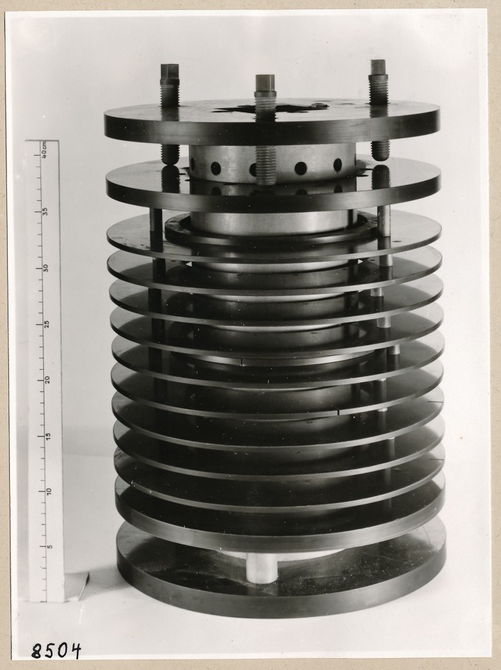 50 KV - Trafo, Bild 2 ; Foto, 1953 (www.industriesalon.de CC BY-SA)