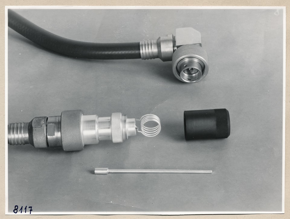 Überlagerungs-Wellenmesser HF 2811, Zubehör ; Foto, 1953 (www.industriesalon.de CC BY-SA)