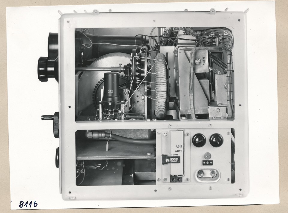 Überlagerungs-Wellenmesser HF 2881, Einschub, Seitenansicht ; Foto, 1953 (www.industriesalon.de CC BY-SA)