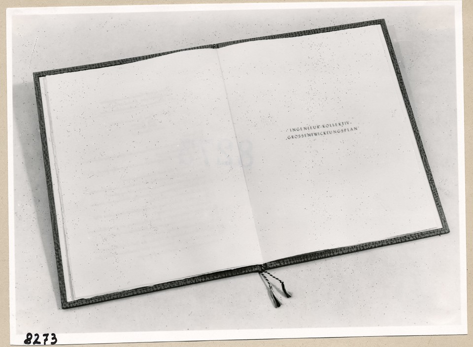 Album Geburtstag Walter Ulbricht, 7. Seite; Foto, 1953 (www.industriesalon.de CC BY-SA)