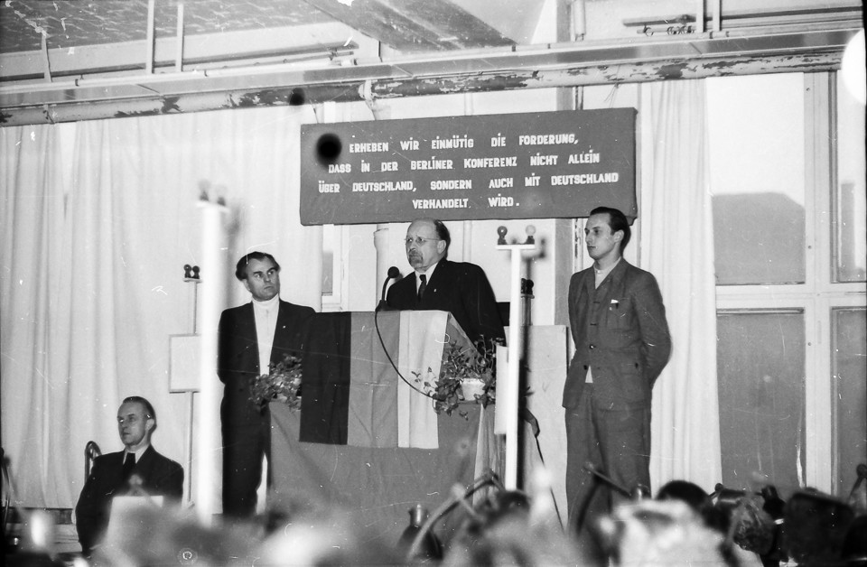 Besuch Ulbrichts, Bild 1; Foto, 1954 (www.industriesalon.de CC BY-SA)