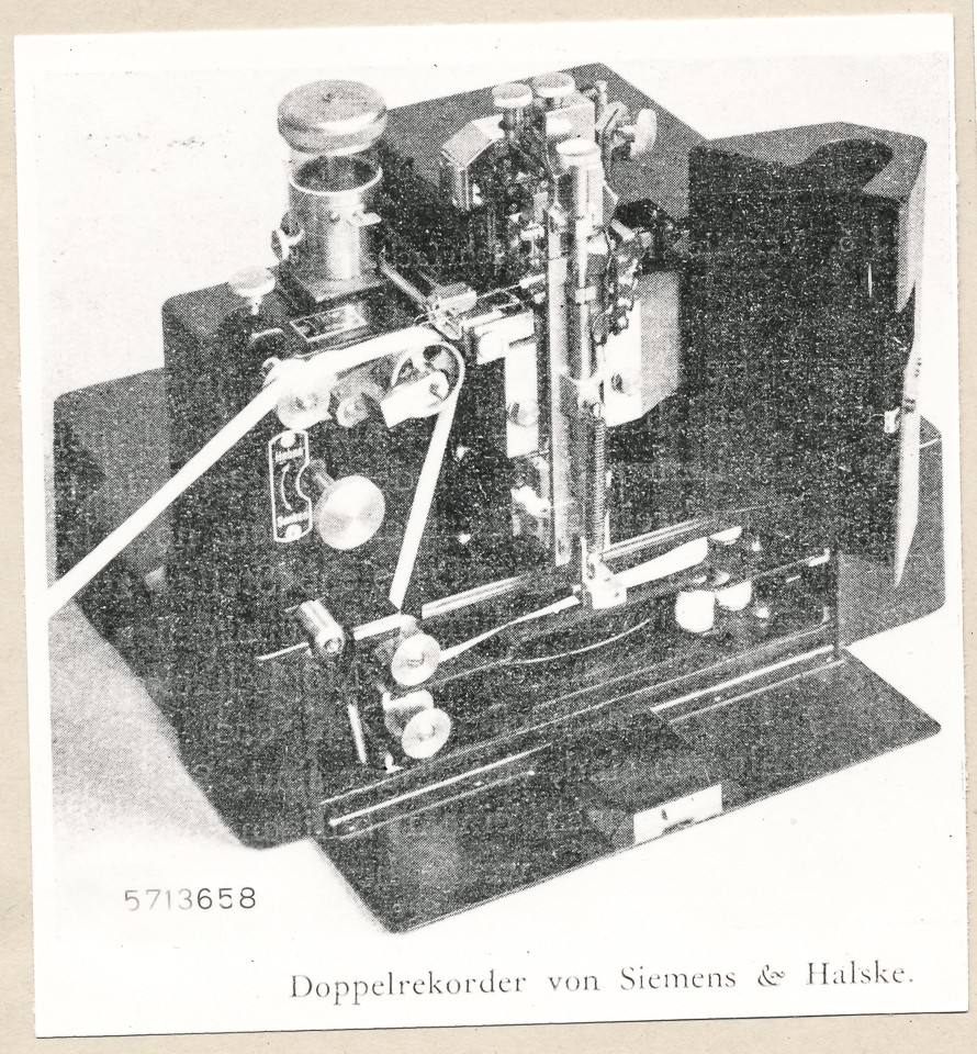 Doppelrekorder von Siemens &amp; Halske, Reproduktionsfoto.; Foto, 1957 (www.industriesalon.de CC BY-SA)