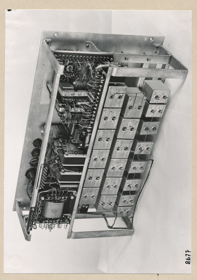 Einlagerungstelegrafie-Gerät, Einschub, Bild 1; Foto, 1953 (www.industriesalon.de CC BY-SA)