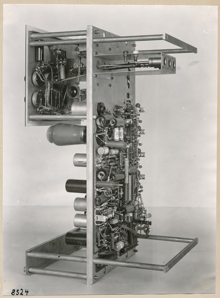 Einschub Impulszentrale, Seitenansicht; Foto, 1953 (www.industriesalon.de CC BY-SA)