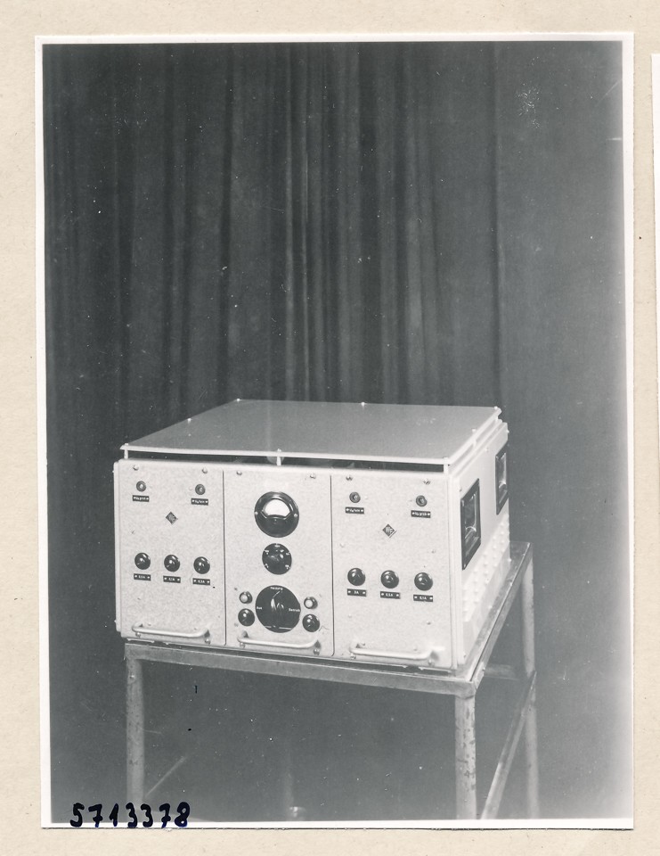 Fernseh-Reportagen-Einrichtung, Bild 1; Foto, 1956 (www.industriesalon.de CC BY-SA)
