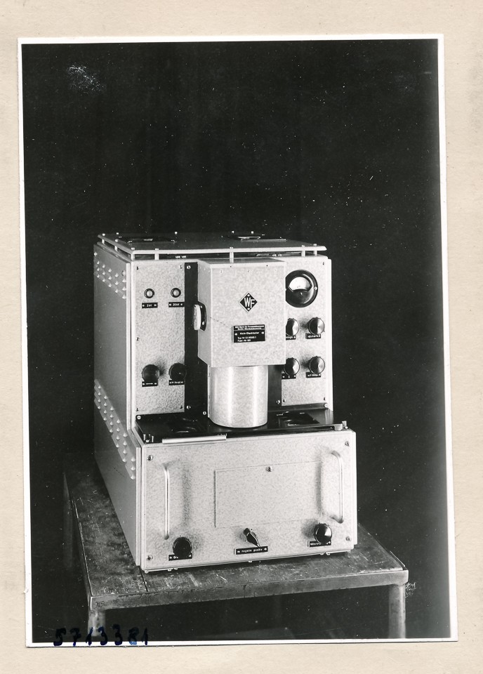Fernseh-Reportagen-Einrichtung, Bild 4; Foto, 1956 (www.industriesalon.de CC BY-SA)