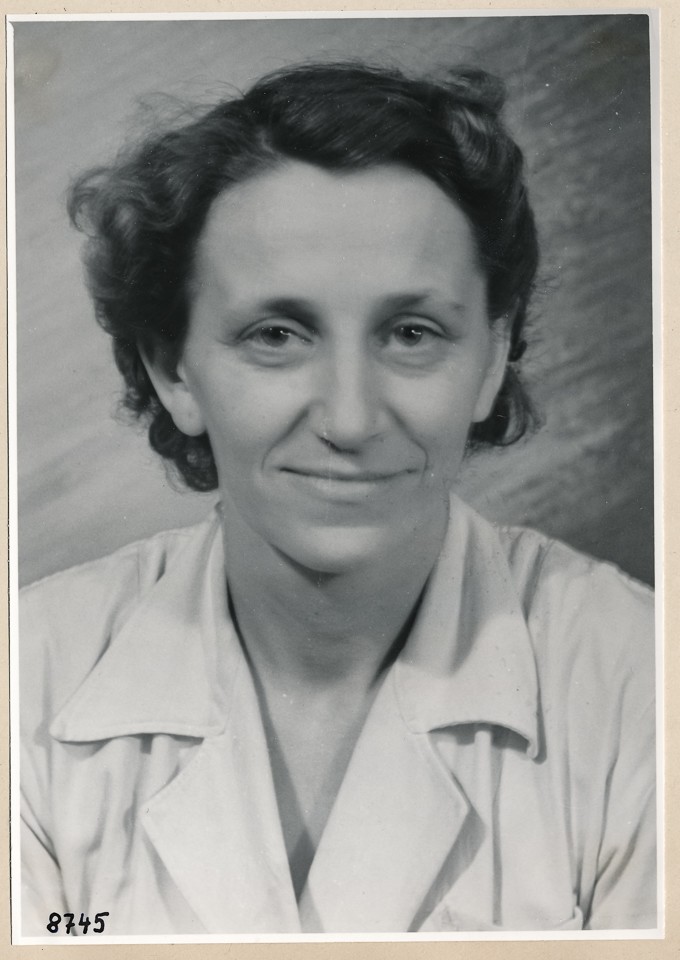 Frau Heinze, Portrait; Foto, 1953 (www.industriesalon.de CC BY-SA)