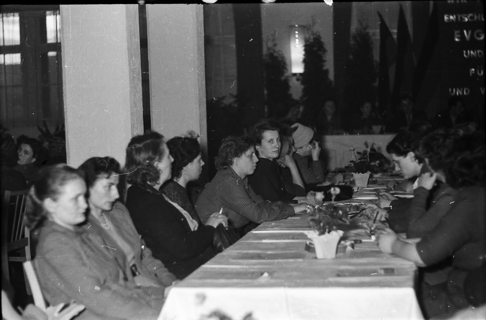 Frauenkonferenz, Bild 4; Foto, 1954 (www.industriesalon.de CC BY-SA)